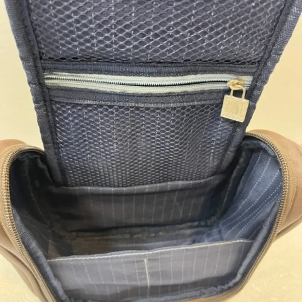 United Global First Airline Brown Toiletry Shaving Cosmetic Zip Travel Bag7x7.5